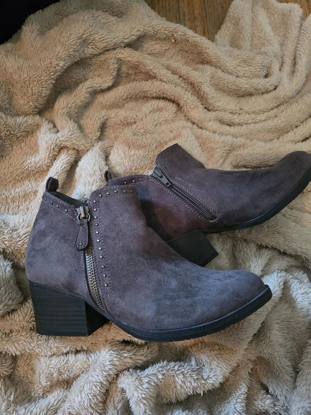 Sonoma Women's Suede Ankle Bootie in Gray